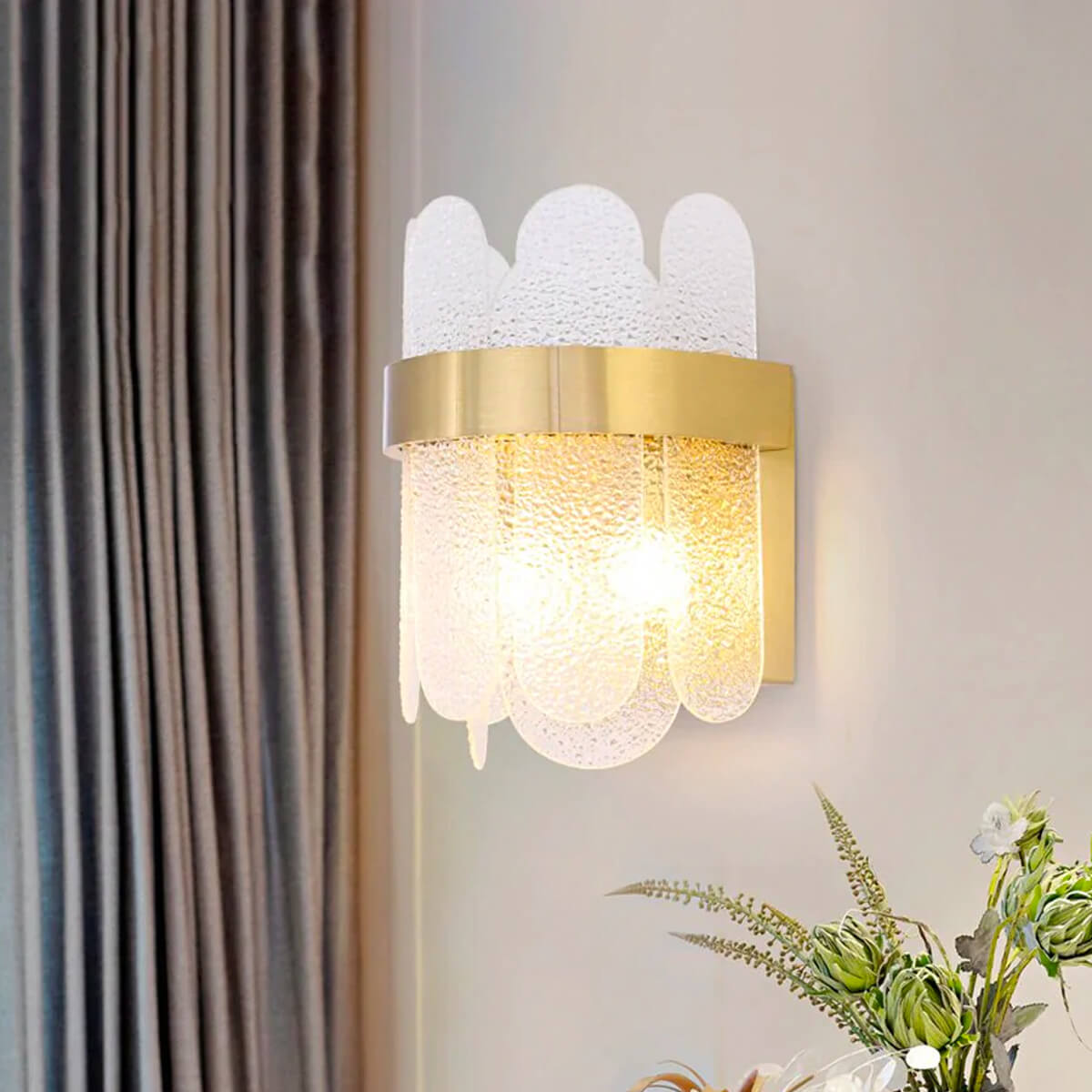 Postmodern-Nordic-bedside-crystal-wall-lamp-living room3 | Siljoy