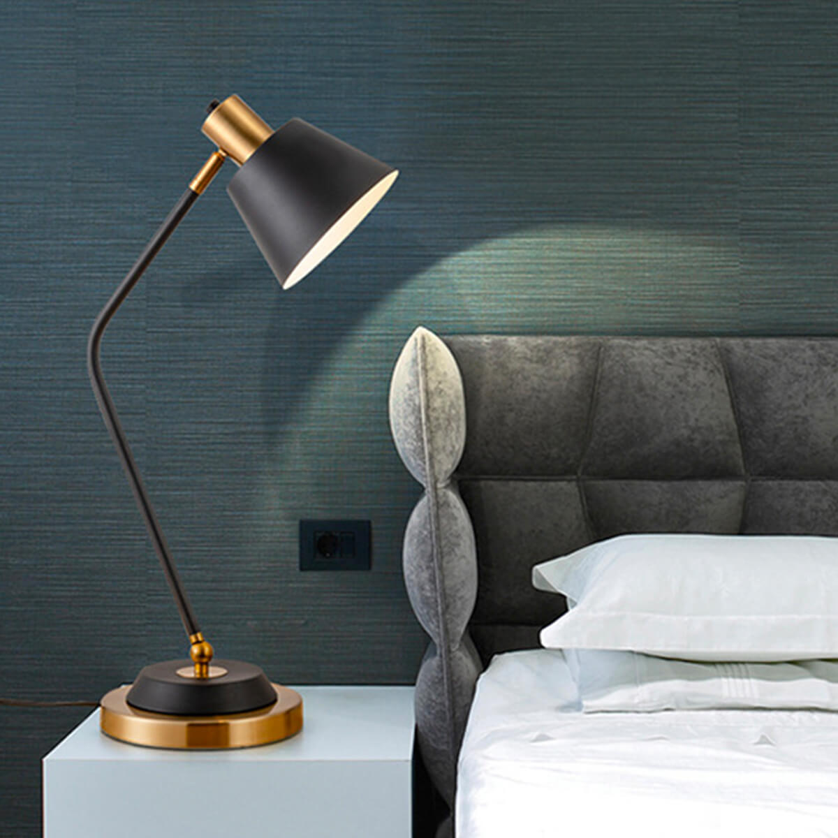 Nordic-modern-desk-lamp-hotel-bedroom-living room1 | Siljoy