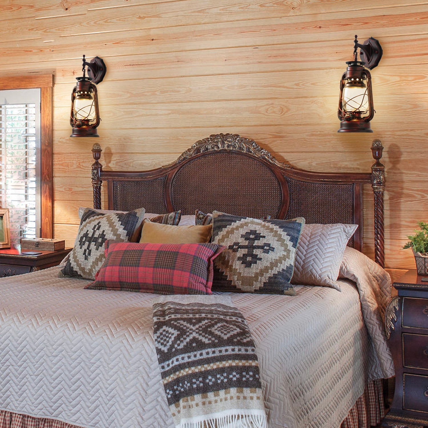 Rustic Lantern Outdoor Wall Sconce | Siljoy Lighting